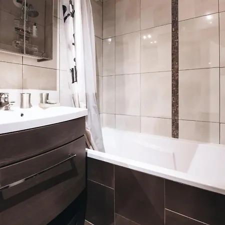 Guestready - De Charme Près Du Buttes Chaumont Parigi